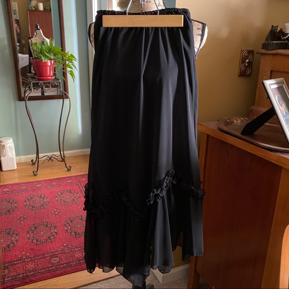 NWOT Fancy True Black Lined Skirt Size M